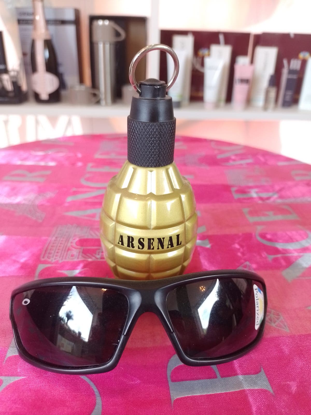 Kit Perfume Arsenal Gold com Óculos